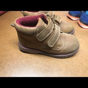 Oshkosh kids boots
